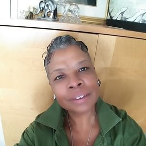 Meet your Posher, Rochelle